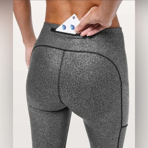 Lululemon Speed Up Tight *Foil 28" in Luminosity Foil Print Black Silver Size 4 - Picture 4 of 6